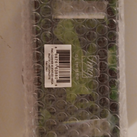 Avon FMG Eyeshadow Contour Highlighter Collection with mirror and brushes - Picture 5 of 11